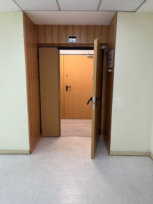 Foto 2 de Oficina en alquiler en calle De Albasanz con garaje y ascensor