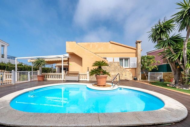 Foto 1 de Chalet en venta en Badia Blava-Badia Gran-Tolleric de 4 habitaciones con terraza y piscina