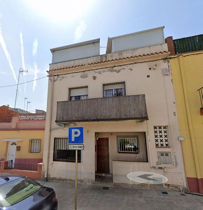 Foto 2 de Venta de casa en calle D'enric Morera de 3 habitaciones con terraza