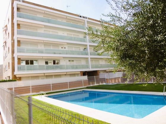 Foto 2 de Piso en venta en paseo de 4 habitaciones con terraza y piscina