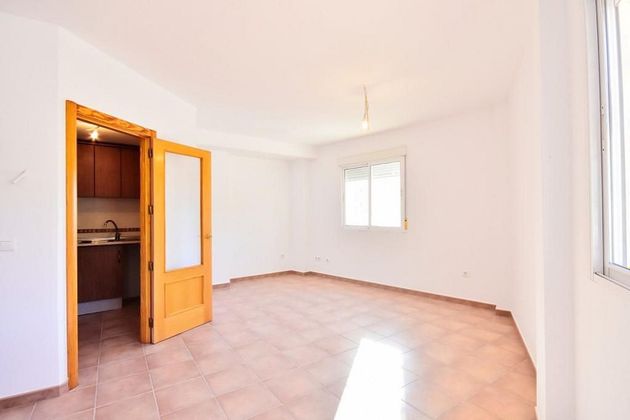 Foto 2 de Piso en venta en calle Barranquet de 2 habitaciones y 68 m²