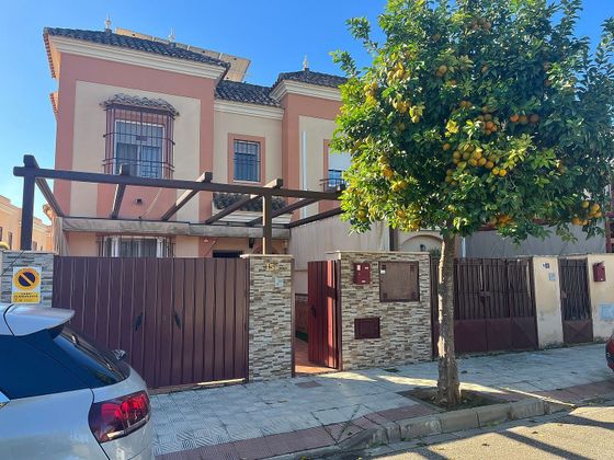 Foto 1 de Casa en venta en Arenal - La Pólvora de 3 habitaciones con terraza y piscina