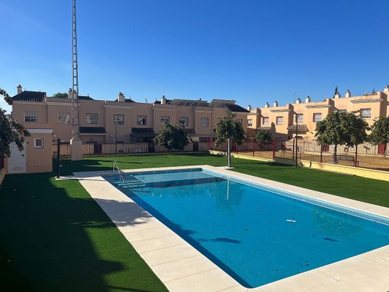 Foto 2 de Casa en venta en Arenal - La Pólvora de 3 habitaciones con terraza y piscina