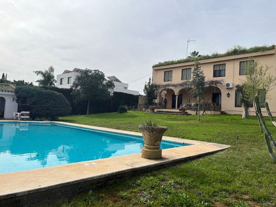 Foto 2 de Xalet en venda a ronda De Altair de 6 habitacions amb terrassa i piscina