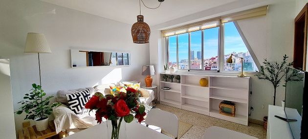 Foto 1 de Alquiler de piso en calle Santa Teresa de Jornet E Ibars de 1 habitación con muebles y balcón