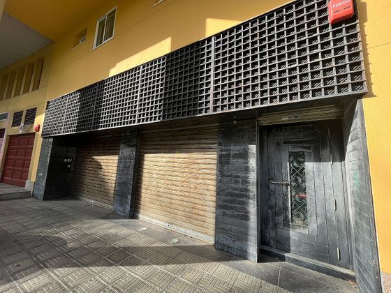 Foto 2 de Local en venda a calle Alcalde Suarez Ferrin de 833 m²