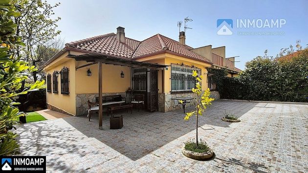 Foto 1 de Casa en venda a Carranque de 4 habitacions amb terrassa i garatge