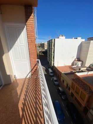 Foto 1 de Venta de piso en calle Mestre Caballer de 4 habitaciones con terraza