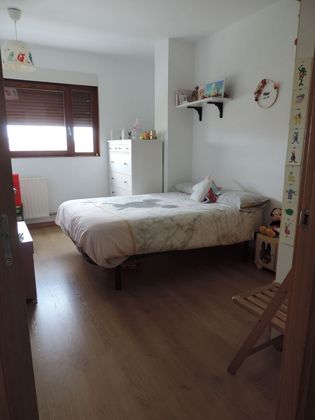 Foto 2 de Pis en venda a calle Ozeano Barearen Kalea de 3 habitacions amb garatge i calefacció