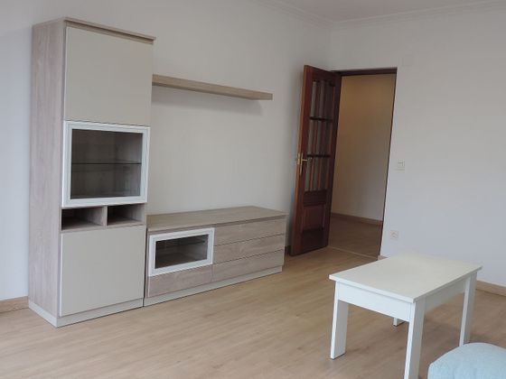 Foto 2 de Pis en venda a avenida Gasteiz de 4 habitacions amb balcó i calefacció