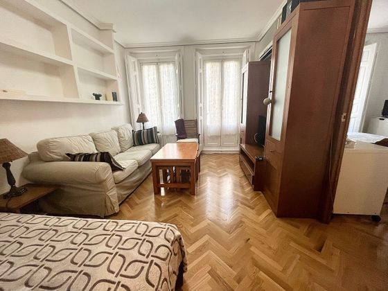 Foto 2 de Pis en lloguer a calle Mayor de 2 habitacions amb mobles i balcó