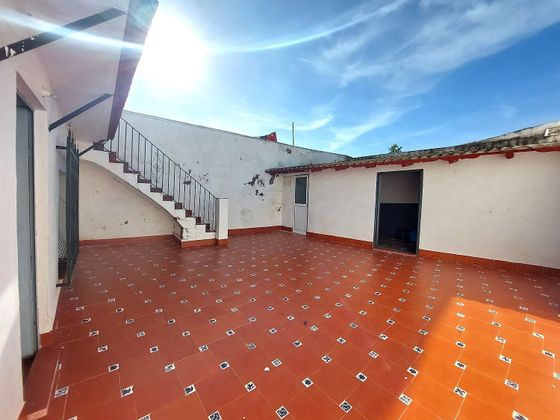 Foto 2 de Casa adossada en venda a Huévar del Aljarafe de 4 habitacions amb terrassa i balcó