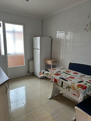 Foto 1 de Piso en venta en Delicias de 2 habitaciones con balcón y calefacción