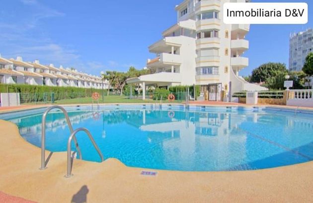 Foto 1 de Venta de dúplex en Calahonda de 3 habitaciones con terraza y piscina