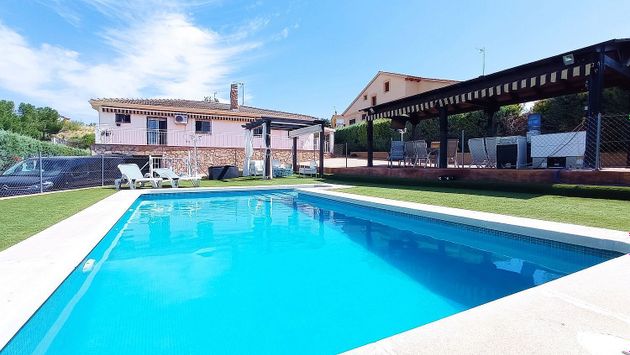 Foto 1 de Chalet en venta en Barajas de Melo de 3 habitaciones con terraza y piscina