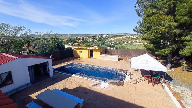 Foto 1 de Xalet en venda a Colmenar de Oreja de 4 habitacions amb terrassa i piscina