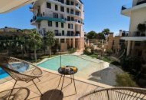 Foto 1 de Casa en lloguer a calle Edeta de 2 habitacions amb terrassa i piscina