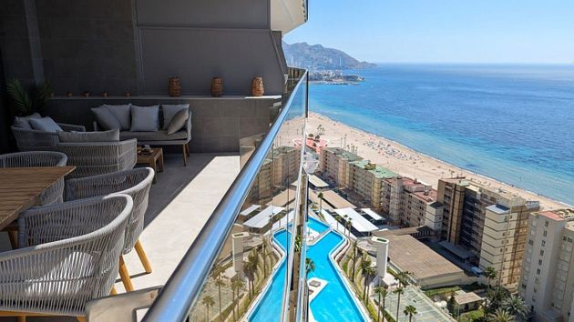 Foto 1 de Piso en alquiler en Playa de Poniente de 3 habitaciones con terraza y piscina