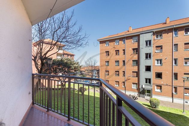 Foto 2 de Venta de piso en Sestao de 3 habitaciones con terraza y balcón