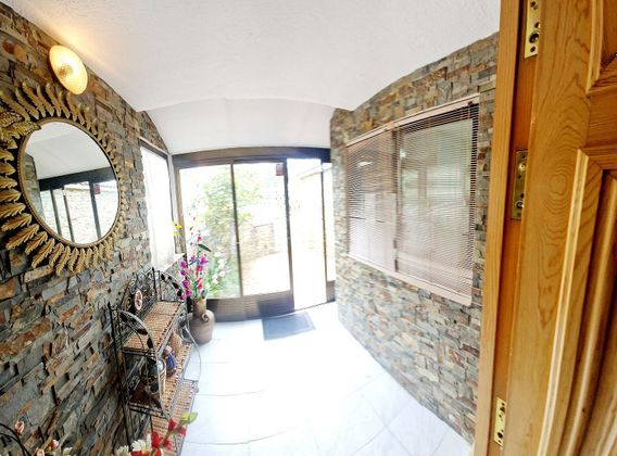 Foto 2 de Casa en venda a Los Negrales de 3 habitacions amb terrassa i piscina