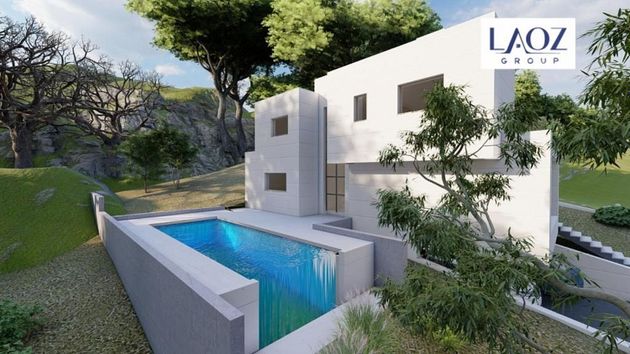 Foto 2 de Casa en venda a calle Europa de 4 habitacions amb terrassa i garatge