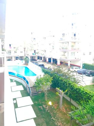Foto 2 de Pis en lloguer a Marina Botafoc - Platja de Talamanca de 1 habitació amb terrassa i piscina