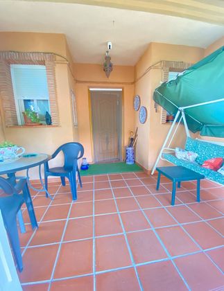 Foto 2 de Venta de chalet en Cúllar Vega de 3 habitaciones con piscina y calefacción