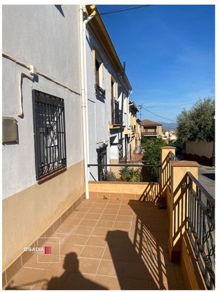 Foto 2 de Casa adossada en venda a Zubia (La) de 3 habitacions amb balcó