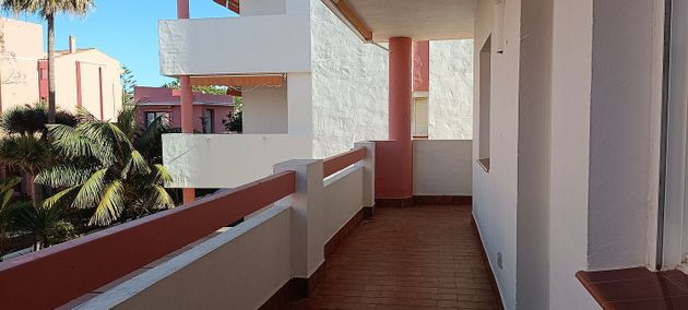 Foto 2 de Venta de piso en urbanización Atlanterra F de 2 habitaciones con terraza y piscina
