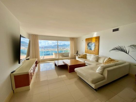 Foto 2 de Àtic en lloguer a Marina Botafoc - Platja de Talamanca de 3 habitacions amb terrassa i piscina