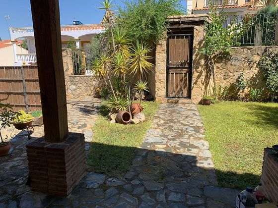 Foto 1 de Xalet en venda a Las Vaguadas - Urb. del Sur de 5 habitacions amb terrassa i piscina