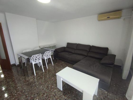 Foto 1 de Pis en lloguer a plaza Raimundo González Frutos de 3 habitacions amb mobles i aire acondicionat