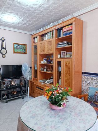 Foto 2 de Pis en venda a La Alhóndiga de 4 habitacions amb garatge i jardí