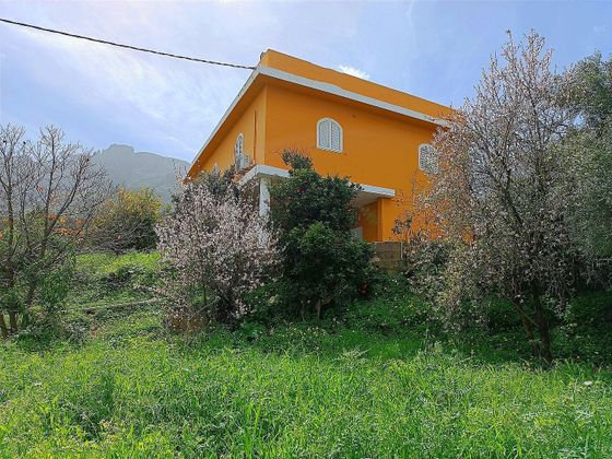 Foto 2 de Venta de chalet en Valsequillo de 5 habitaciones con terraza y jardín