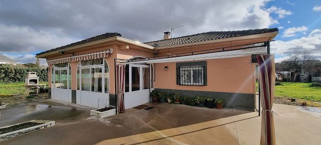 Foto 1 de Xalet en venda a Valdetorres de Jarama de 4 habitacions amb terrassa i piscina