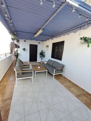 Foto 2 de Àtic en venda a calle Carme de 2 habitacions amb terrassa i aire acondicionat