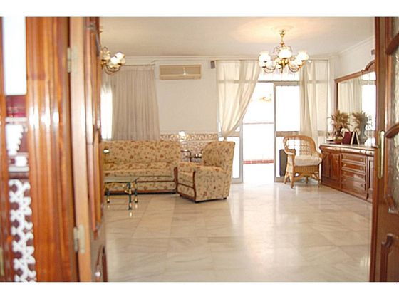 Foto 2 de Casa adossada en venda a Las Huertas - San Pablo de 4 habitacions amb terrassa i piscina
