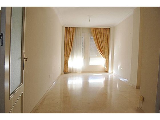 Foto 2 de Pis en venda a La Calzada de 2 habitacions amb terrassa i aire acondicionat