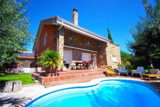 Foto 2 de Chalet en venta en Alpedrete de 3 habitaciones con terraza y piscina