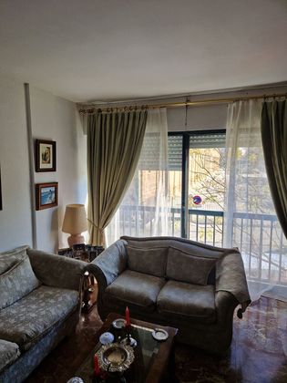Foto 2 de Piso en venta en Doctor Barraquer - G. Renfe - Policlínico de 4 habitaciones con balcón y aire acondicionado
