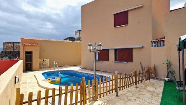 Foto 2 de Xalet en venda a Araya de 4 habitacions amb terrassa i piscina