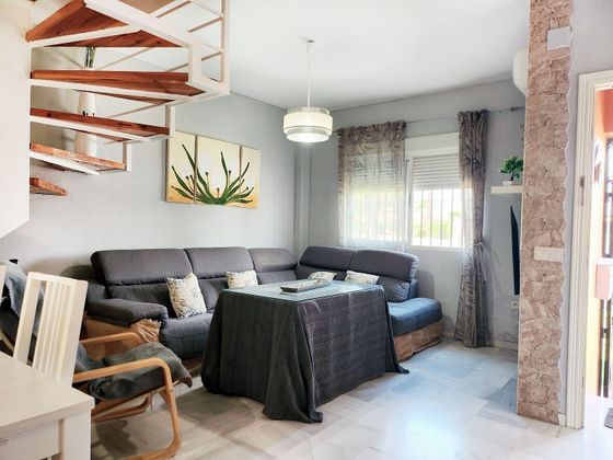 Foto 1 de Casa adossada en venda a avenida Castilleja de la Cuesta de 3 habitacions amb terrassa i aire acondicionat