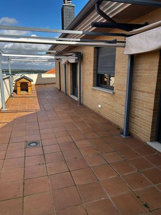 Foto 1 de Venta de ático en Villares de la Reina de 4 habitaciones con terraza y garaje