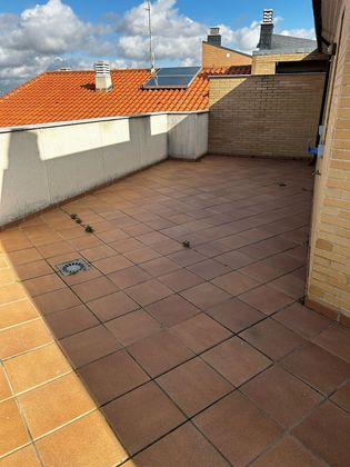 Foto 2 de Àtic en venda a Villares de la Reina de 4 habitacions amb terrassa i garatge