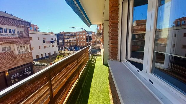 Foto 1 de Pis en venda a calle Pilar de 3 habitacions amb terrassa i aire acondicionat