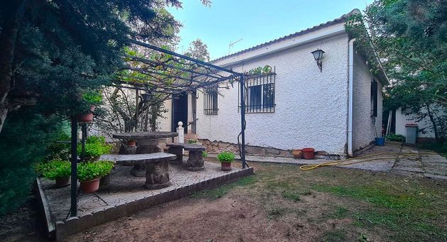 Foto 2 de Xalet en venda a calle Sigüenza de 3 habitacions amb terrassa i garatge