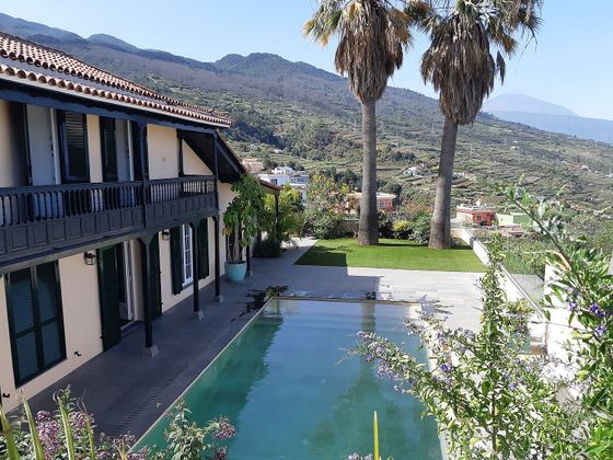 Foto 1 de Venta de chalet en Victoria de Acentejo (La) de 4 habitaciones con terraza y piscina