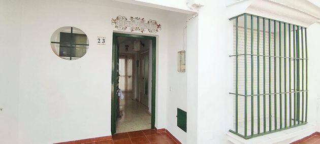 Foto 2 de Casa adossada en venda a urbanización Banderas de 3 habitacions amb terrassa i piscina