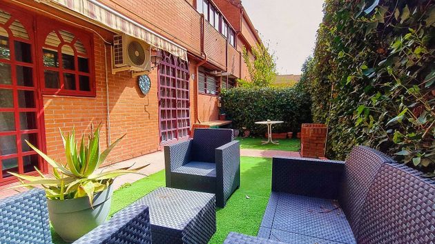 Foto 1 de Casa adossada en venda a calle Nájera de 4 habitacions amb terrassa i garatge