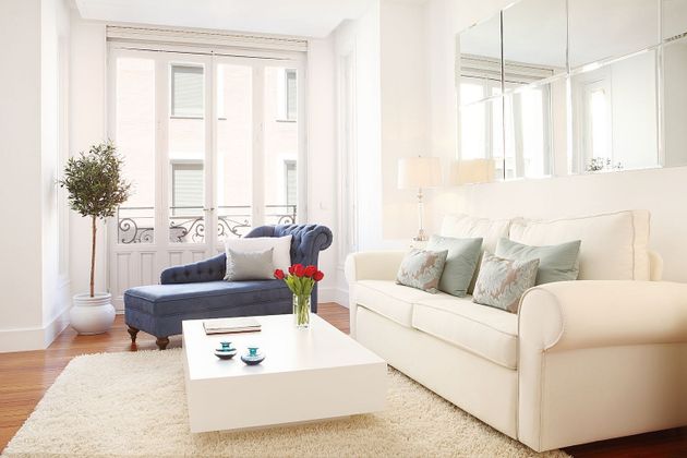 Foto 2 de Piso en alquiler en Sol de 3 habitaciones con terraza y muebles
